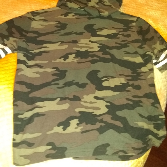 Camo hodded top - Picture 11 of 11